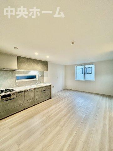 足立区大谷田5丁目新築分譲住宅の居間・リビング|リビングダイニング