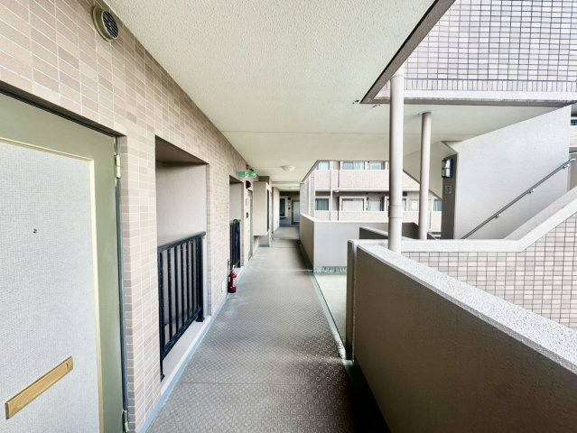 ライオンズヒルズ泉中央のその他共用部分|住戸階廊下