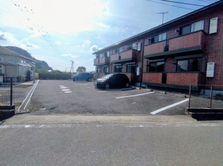 【駐車場】