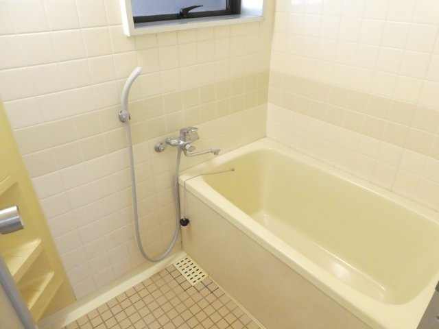 ランドマーク宝塚の浴室