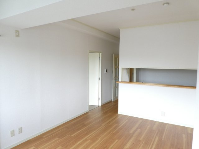 ランドマーク宝塚の居間・リビング