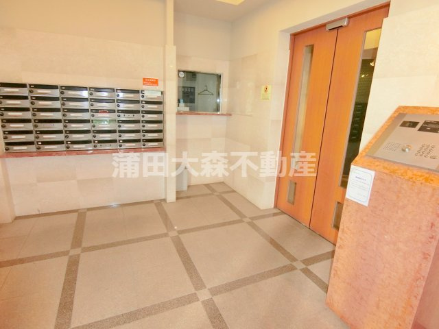 エルドゥーチェ蒲田のエントランス|防犯カメラTVモニター付オートロック宅配BOXメールBOX管理人室　エントランス　