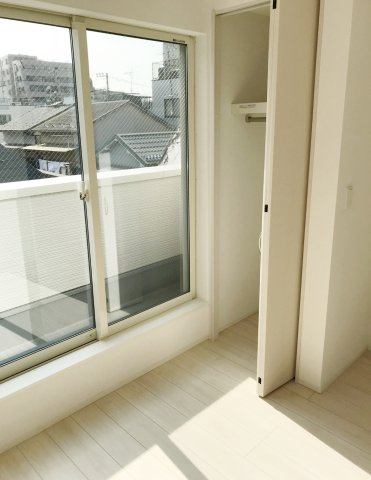 根岸4丁目戸建　F邸の洋室|3階5.56帖洋室。