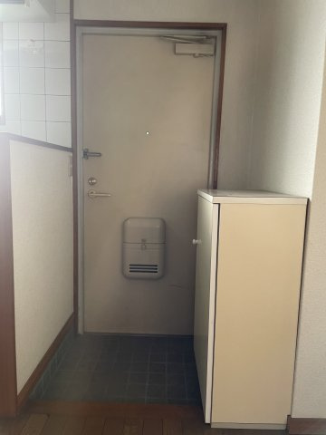 アザレアハイツ蒲池の玄関