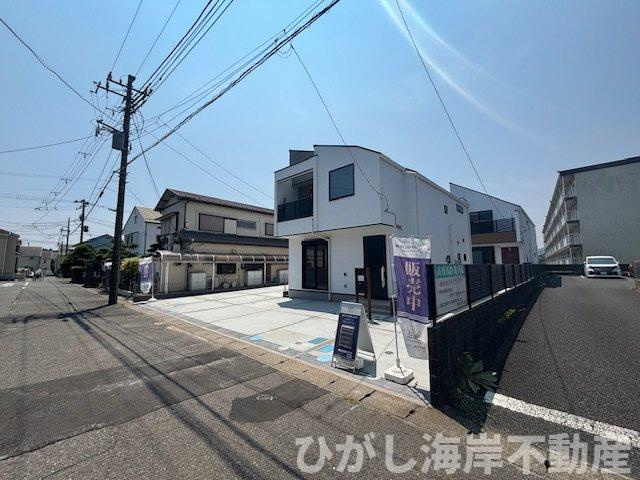 平塚市花水台　新築戸建　全4棟の前面道路含む現地写真|現地外観