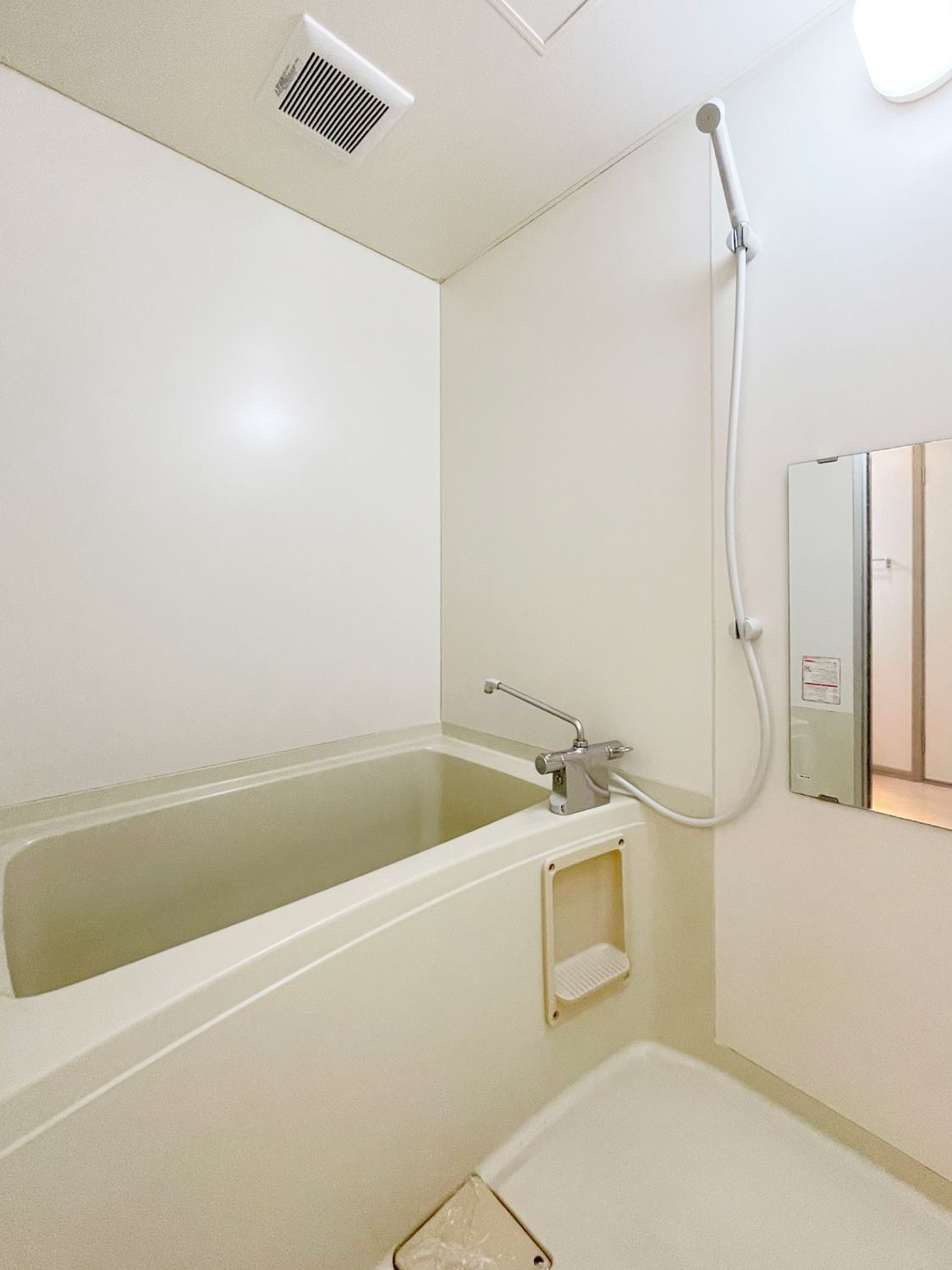 メゾン・ド・エトワールの浴室|落ち着いた空間のお風呂です