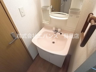 【洗面所】 | ソナチネの森 | 明るい洗面所です