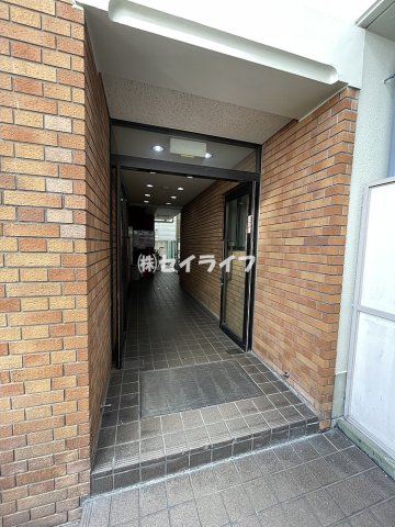 グリーンハイツ今津のエントランス