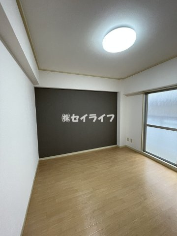 グリーンハイツ今津の居間・リビング