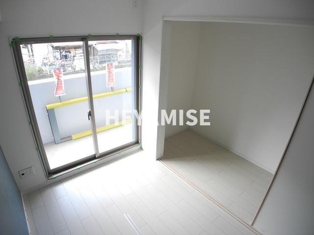 modern palazzo 長崎Northの居間・リビング|※反転タイプのお部屋です※