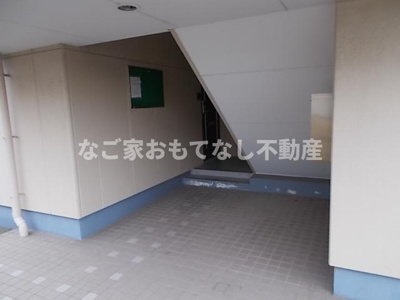 【エントランス】 | ハーフ　バレー