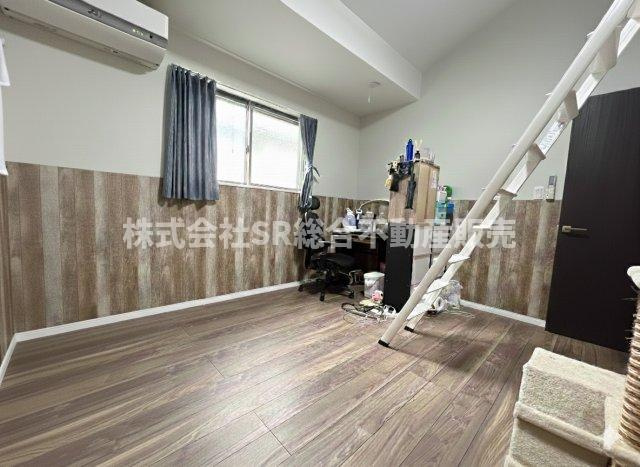 寺前町1丁目中古戸建の子供部屋|ロフトがあることで天井が高く開放感のあるお部屋です♪