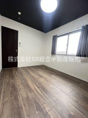 寺前町1丁目中古戸建の洋室|スタンダードな洋室です