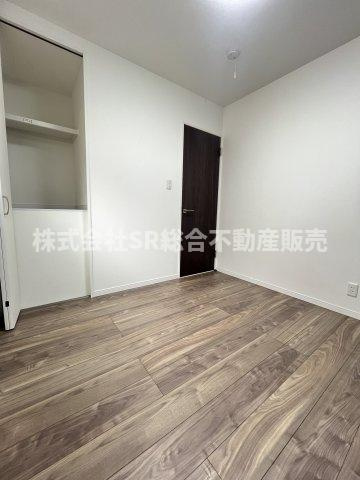 寺前町1丁目中古戸建の寝室|使い勝手のいい寝室です