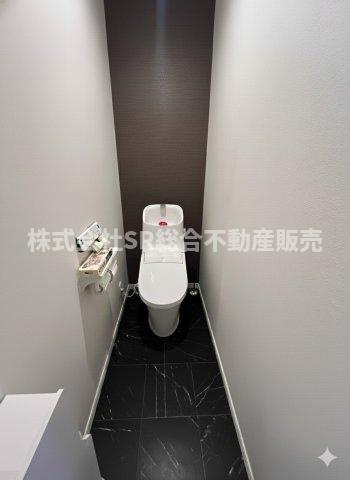 寺前町1丁目中古戸建のトイレ|温水洗浄便座もございます♪