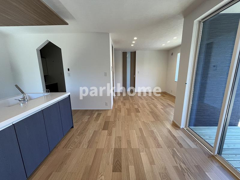 吾川郡いの町枝川　新築一戸建ての居間・リビング