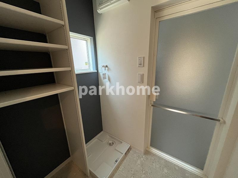 吾川郡いの町枝川　新築一戸建てのランドリースペース