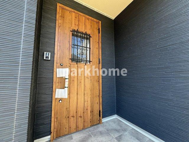 吾川郡いの町枝川　新築一戸建ての玄関