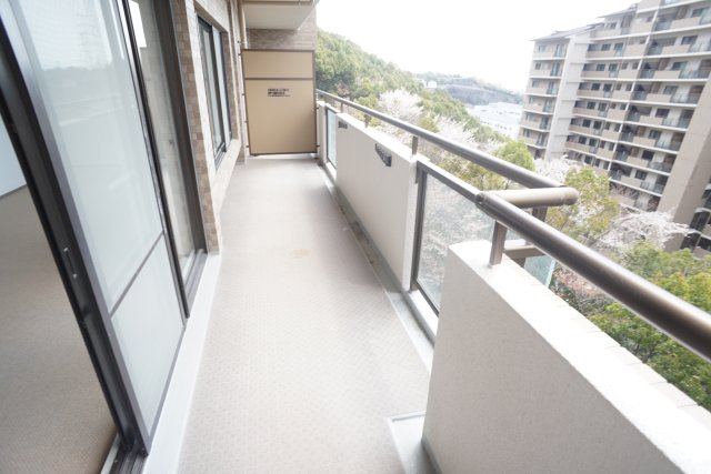 ラ・ビスタ宝塚サウステラス二番館のバルコニー