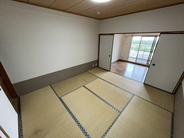 フラワーパレス白子の和室