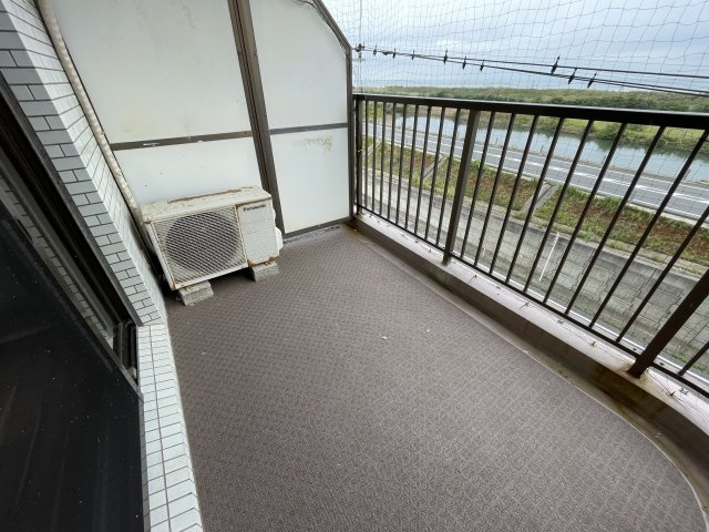 フラワーパレス白子のバルコニー