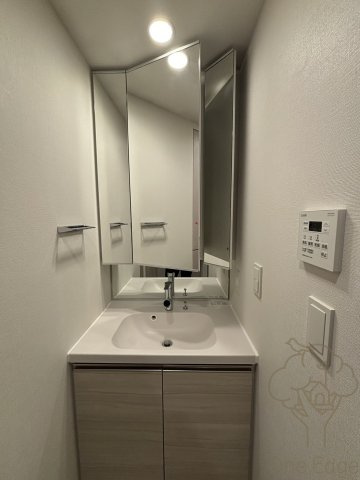 コンフォリア新大阪宮原Qの独立洗面台