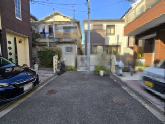 【前面道路含む現地写真】