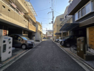 【前面道路含む現地写真】