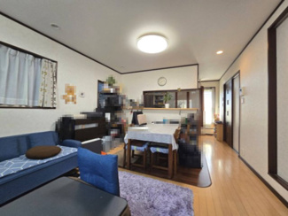 【居間・リビング】 | 大東市北条1丁目　戸建 | 広々18帖