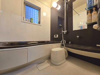 【浴室】 | 大東市北条1丁目　戸建 | 清潔感のあるバスルーム