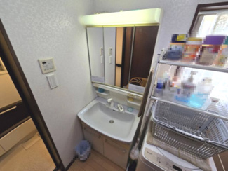 【独立洗面台】 | 大東市北条1丁目　戸建 | 三面鏡洗面台