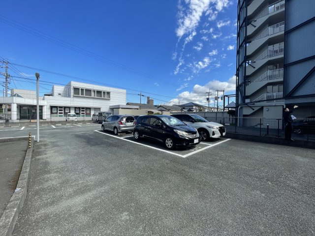 コア・フォレスタの駐車場