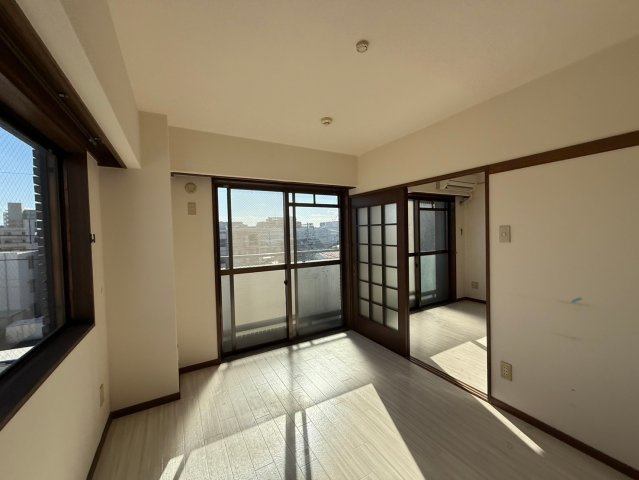 ドエル三鷹の洋室