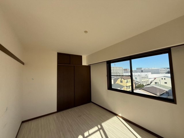 ドエル三鷹の洋室