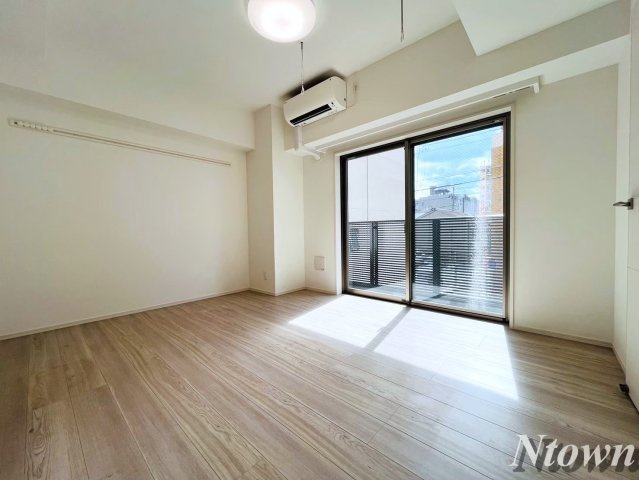 【居間・リビング】 | ディアレイシャス大須赤門通本町 | こちらのリビングで趣味の時間をお楽しみください