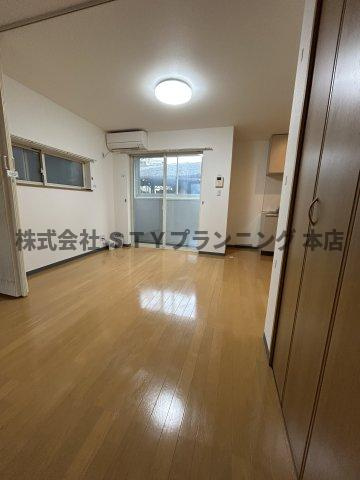 仲介手数料０円！ラフィナート幡野の居間・リビング