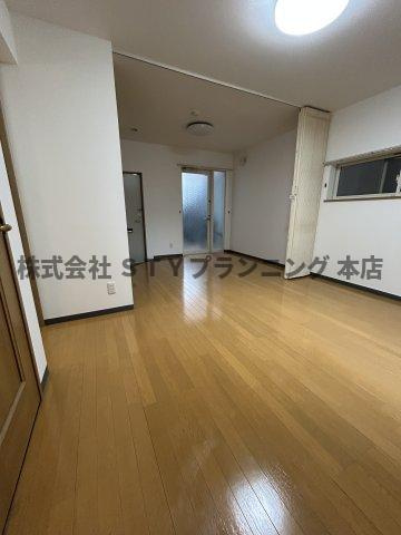 仲介手数料０円！ラフィナート幡野の居間・リビング