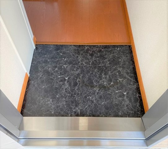 レオパレスサザンウッドの玄関