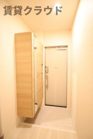 Abreast-T Ⅱの玄関|散らかりやすい玄関もシューズボックス付きでスッキリ収納♪