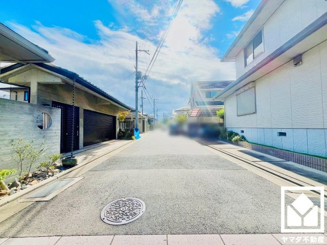 京田辺市同志社山手１丁目の前面道路含む現地写真