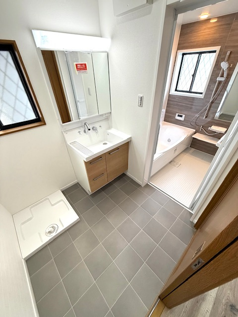 西区玉津町出合の洗面所