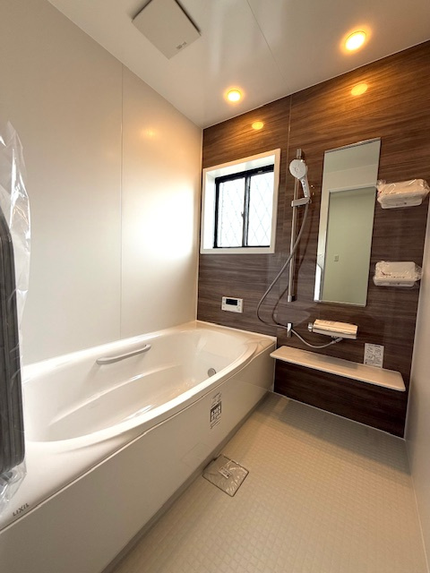 西区玉津町出合の浴室