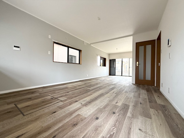 西区玉津町出合の居間・リビング