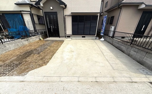 西区玉津町出合の庭