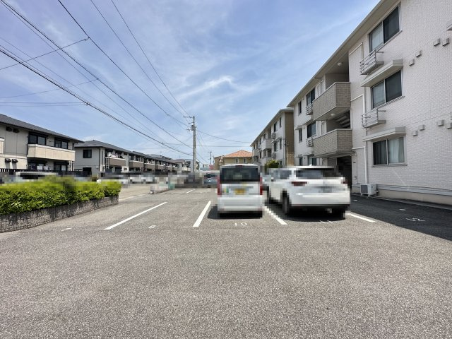 ヴィラージュの駐車場