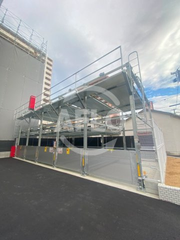 プレサンスＮＥＯ新深江リュミエル　長堂小学校の駐車場|グリュックメゾン　エフシンフカエ１４　駐車場