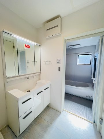 茅ヶ崎市南湖4丁目B棟　トラストヴィラ～プレミアムシリーズの独立洗面台