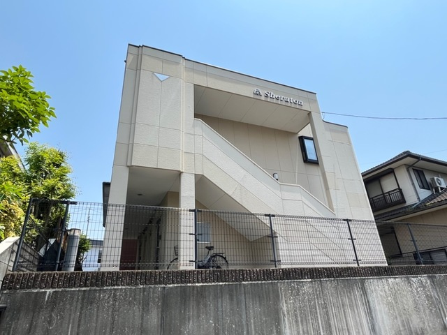 シェラトンの外観|綺麗な外観です☆