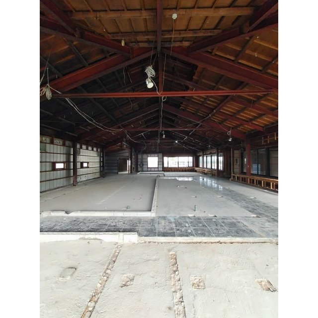 蘇原三柿野町958番地2店舗の内装