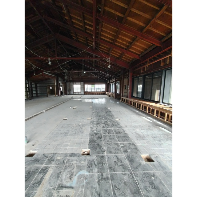 蘇原三柿野町958番地2店舗の内装